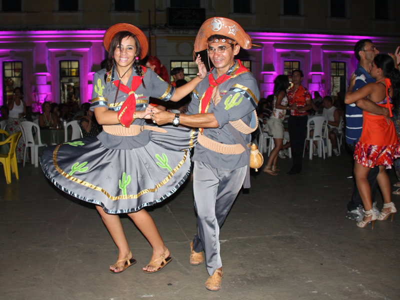 FORRÓ COM TURISTA